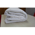 Hotel and Hospital White Polyester Quilt For Winter and Fall